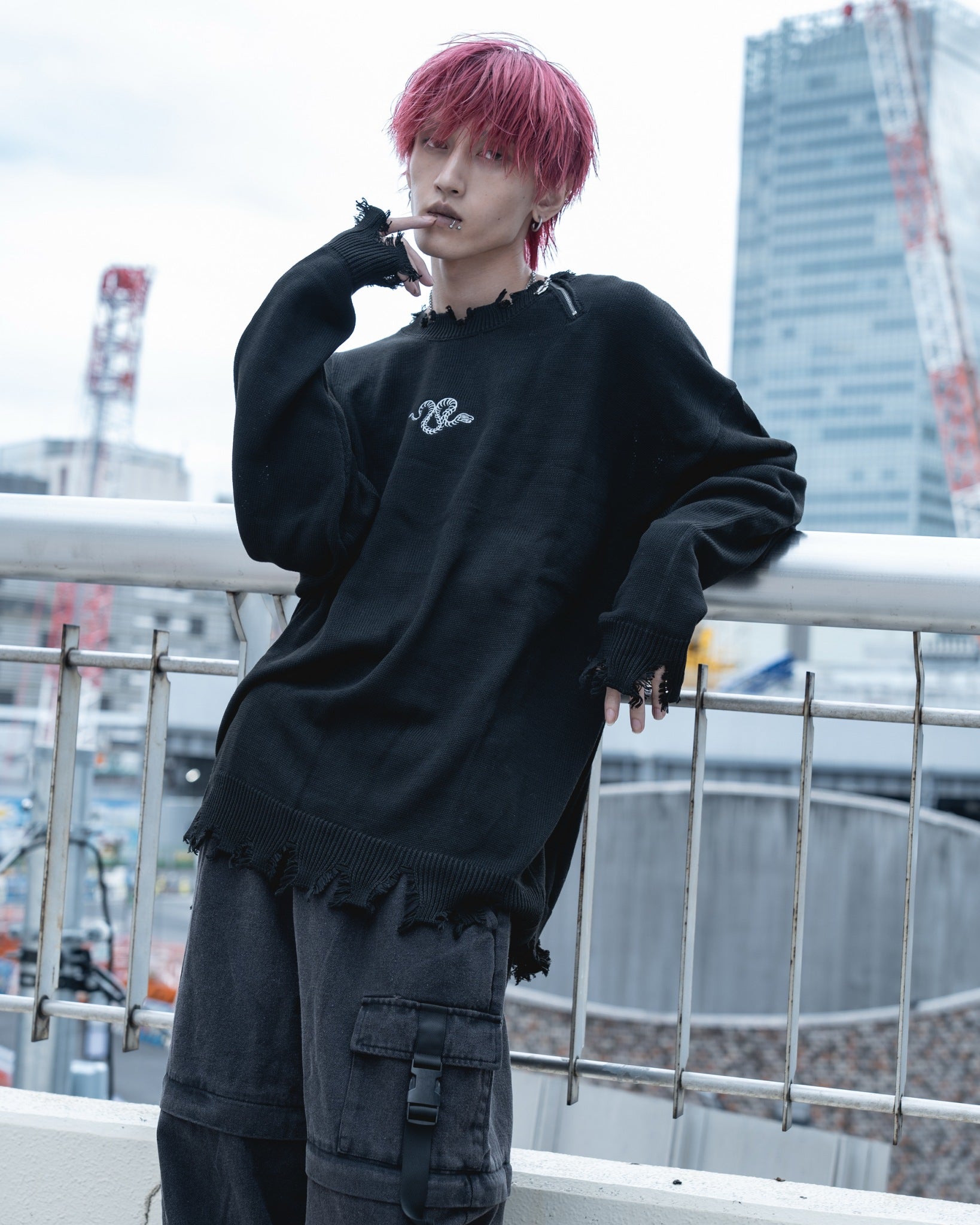 【再販】gibous damage zip knit black