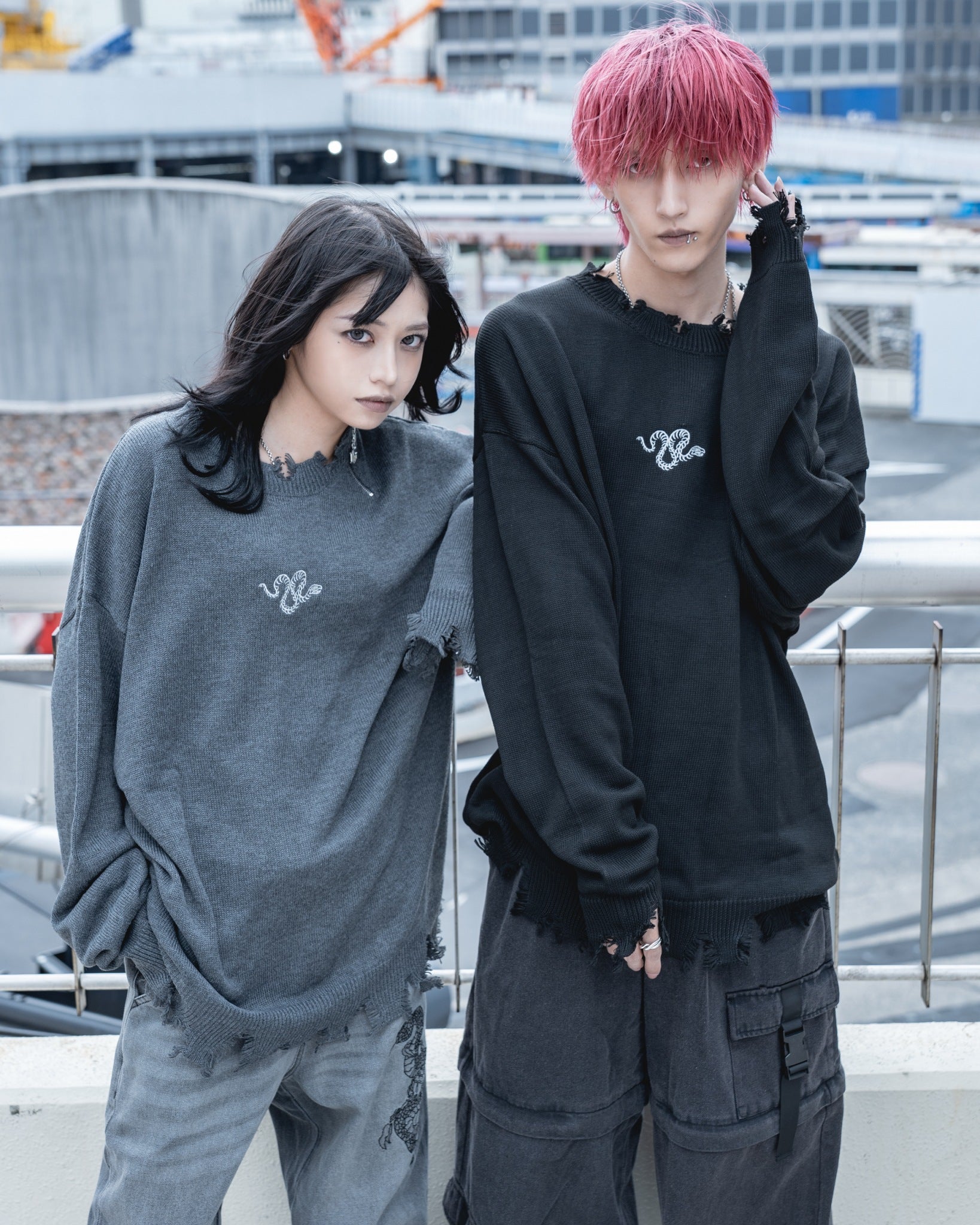 【再販】gibous damage zip knit gray