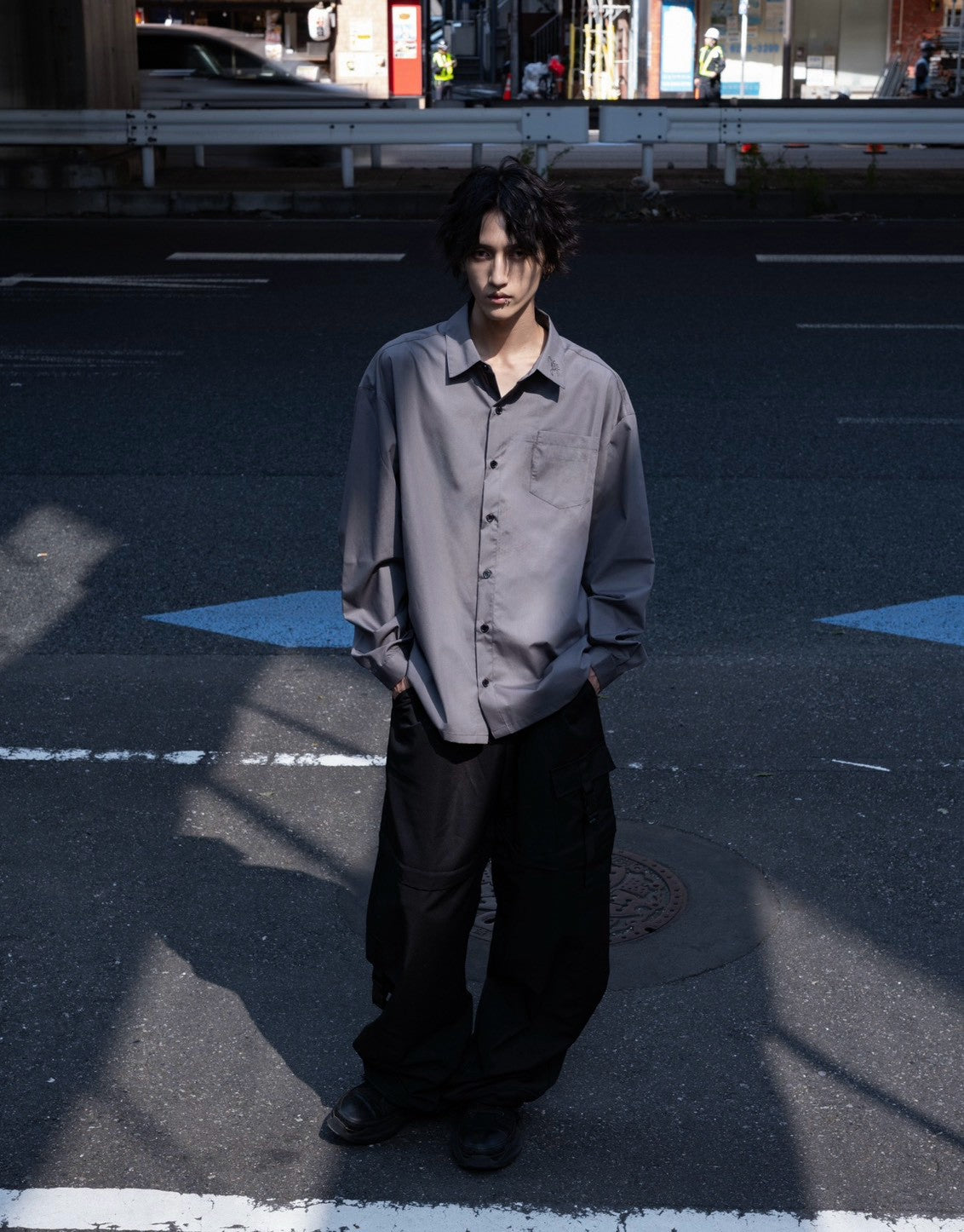 gibous scorpion sleeve shirt creamgray
