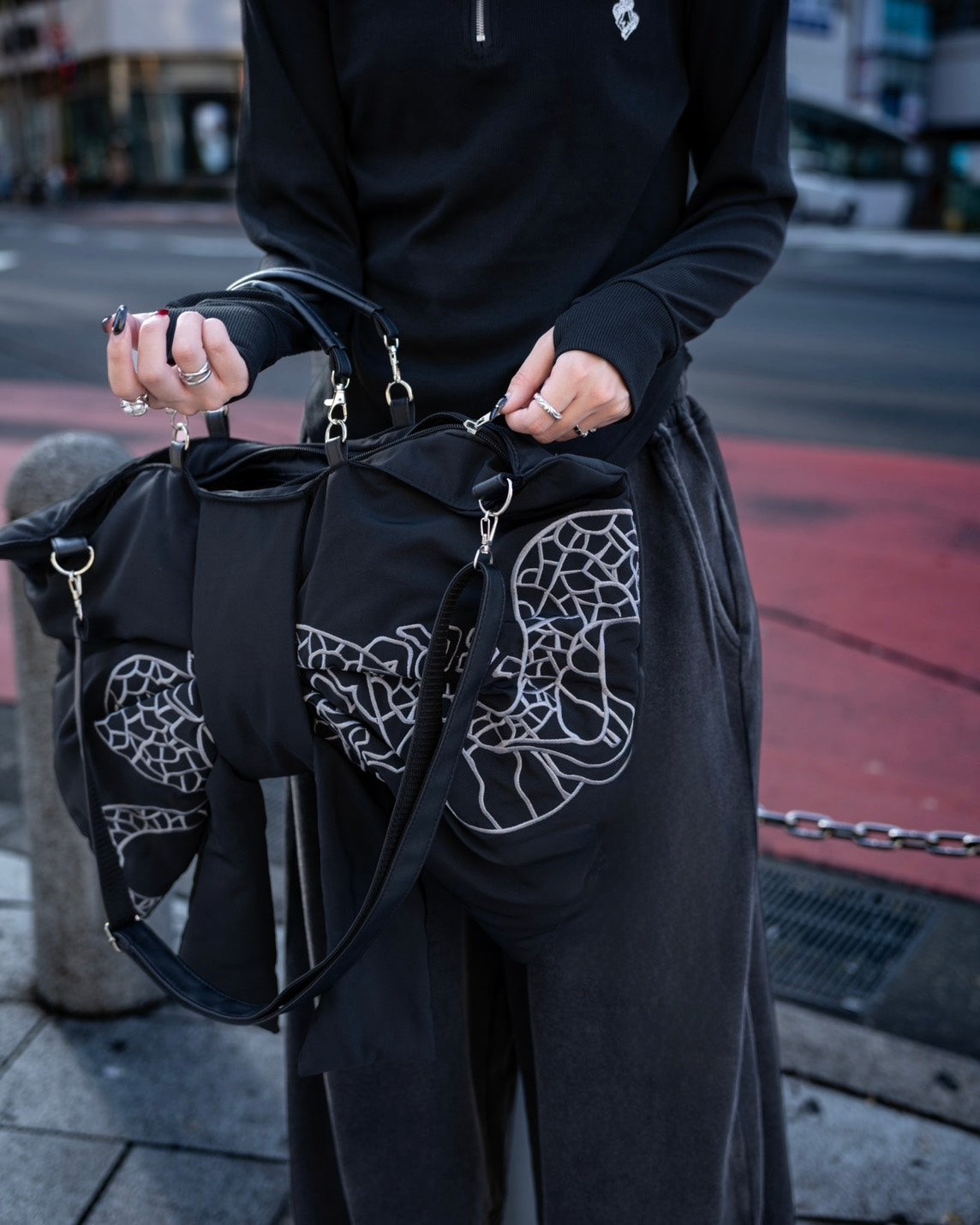 gibous snake scorpion ribbon bag