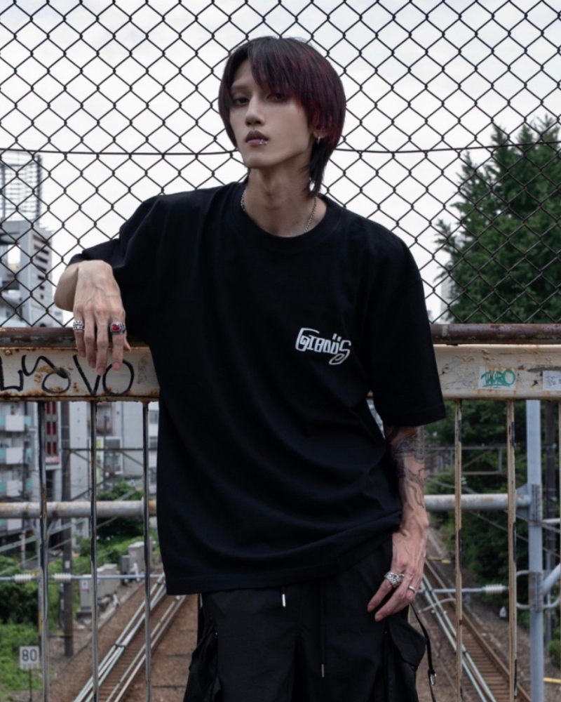 gibous script logo t shirt black