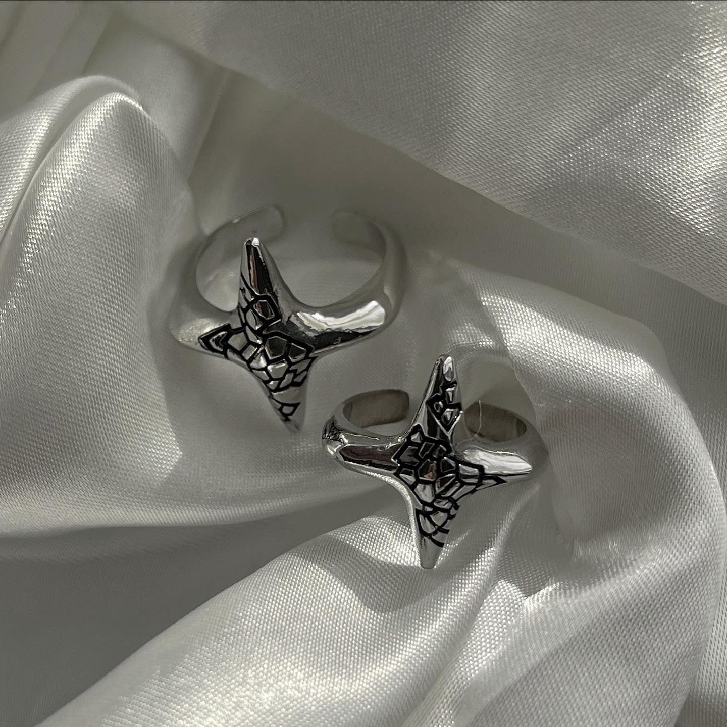 gibous snake star ring