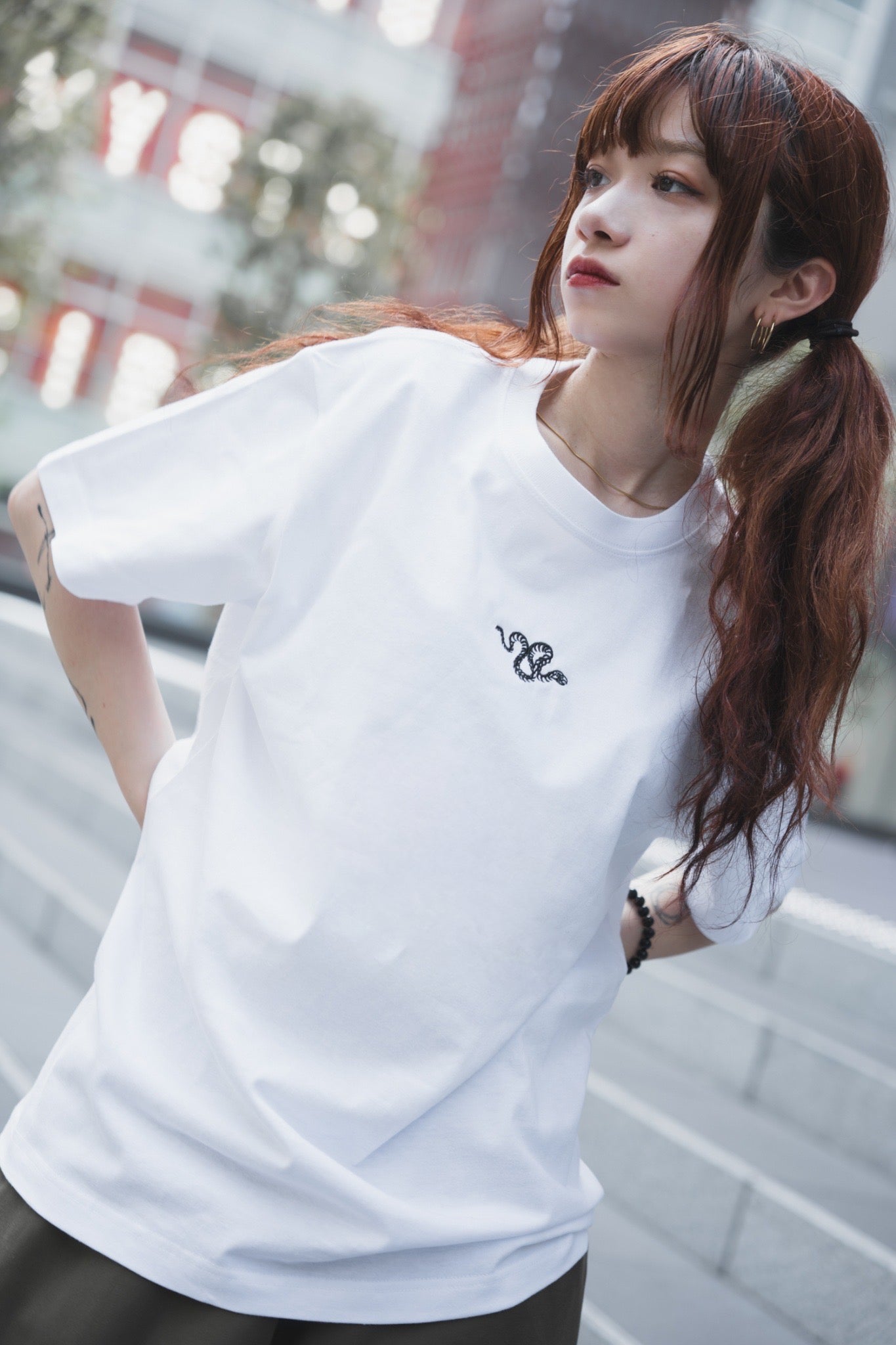 gibous skull snake t shirt white