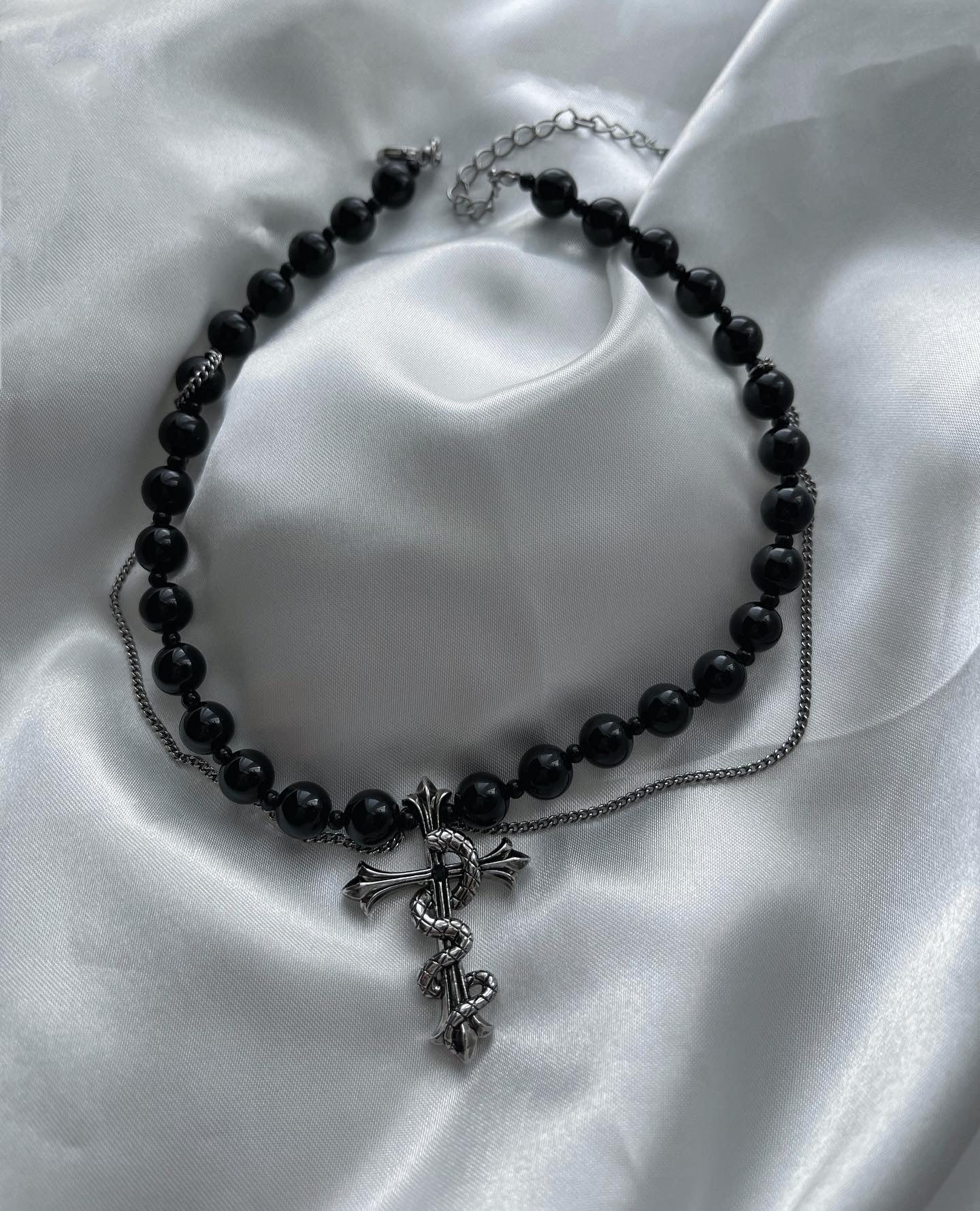 【再販】gibous snake cross ball chain choker