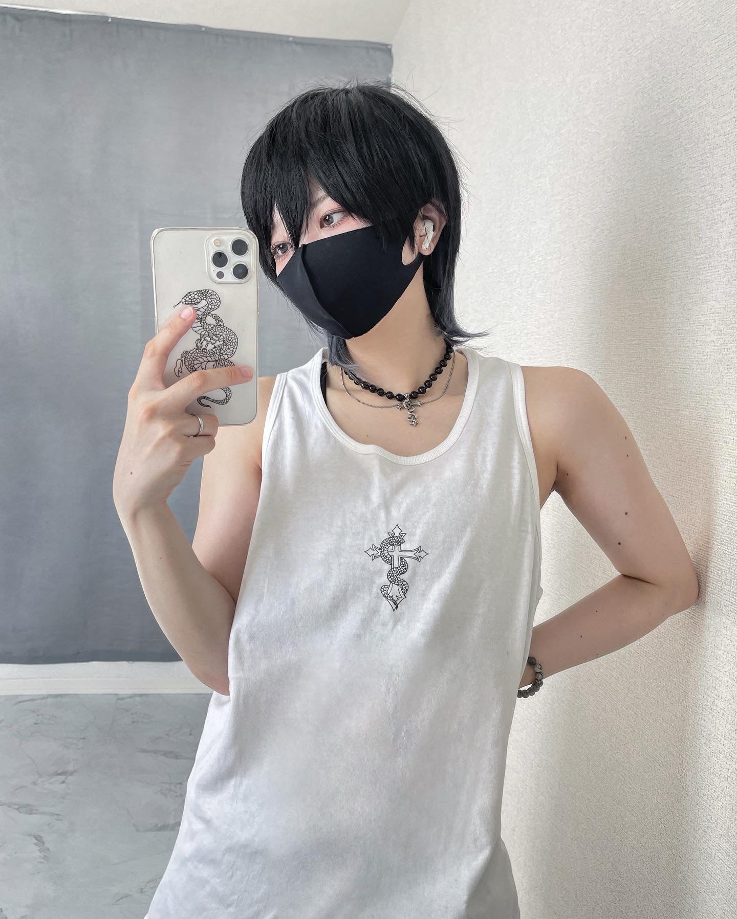 gibous snake cross tank top white