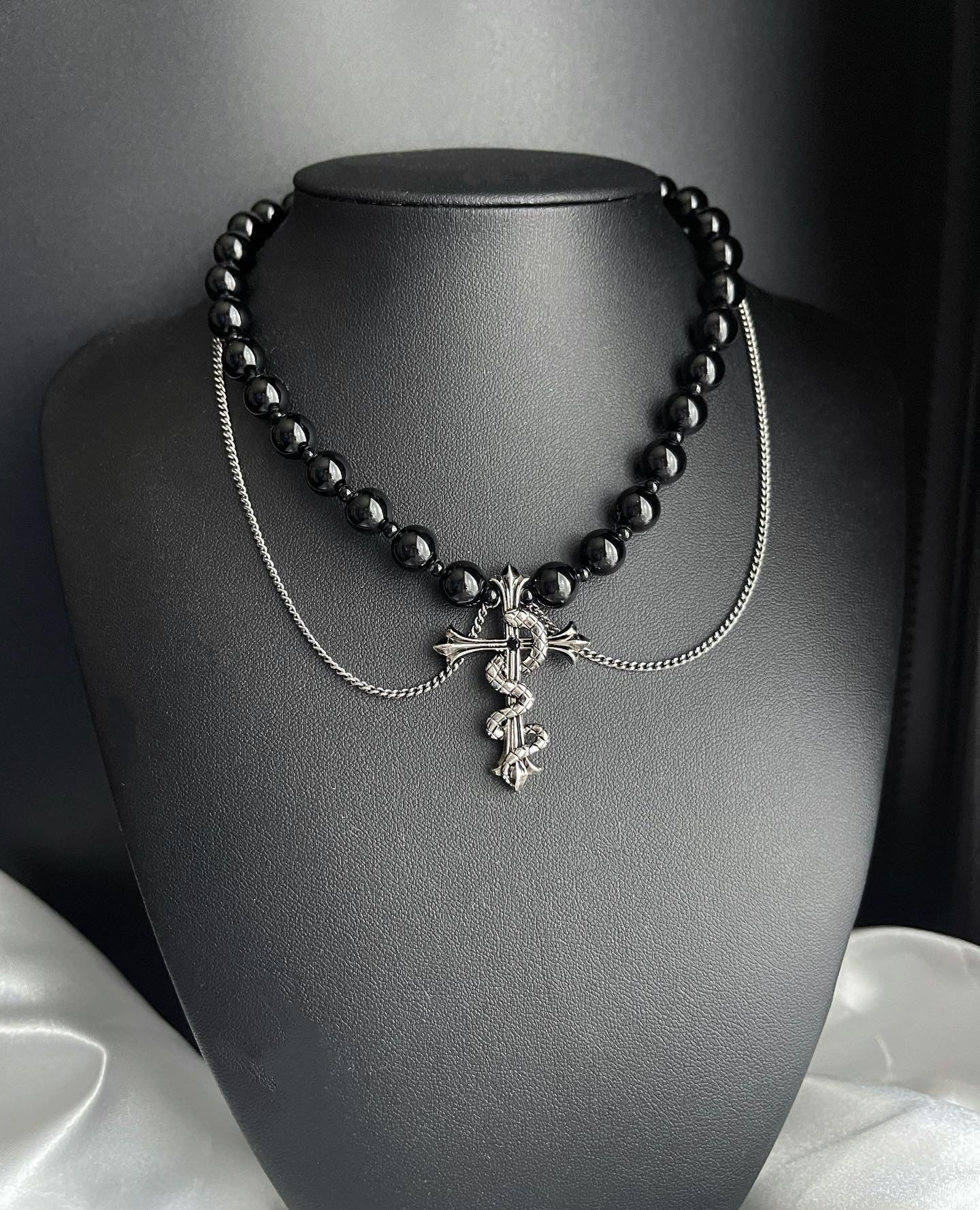 【再販】gibous snake cross ball chain choker