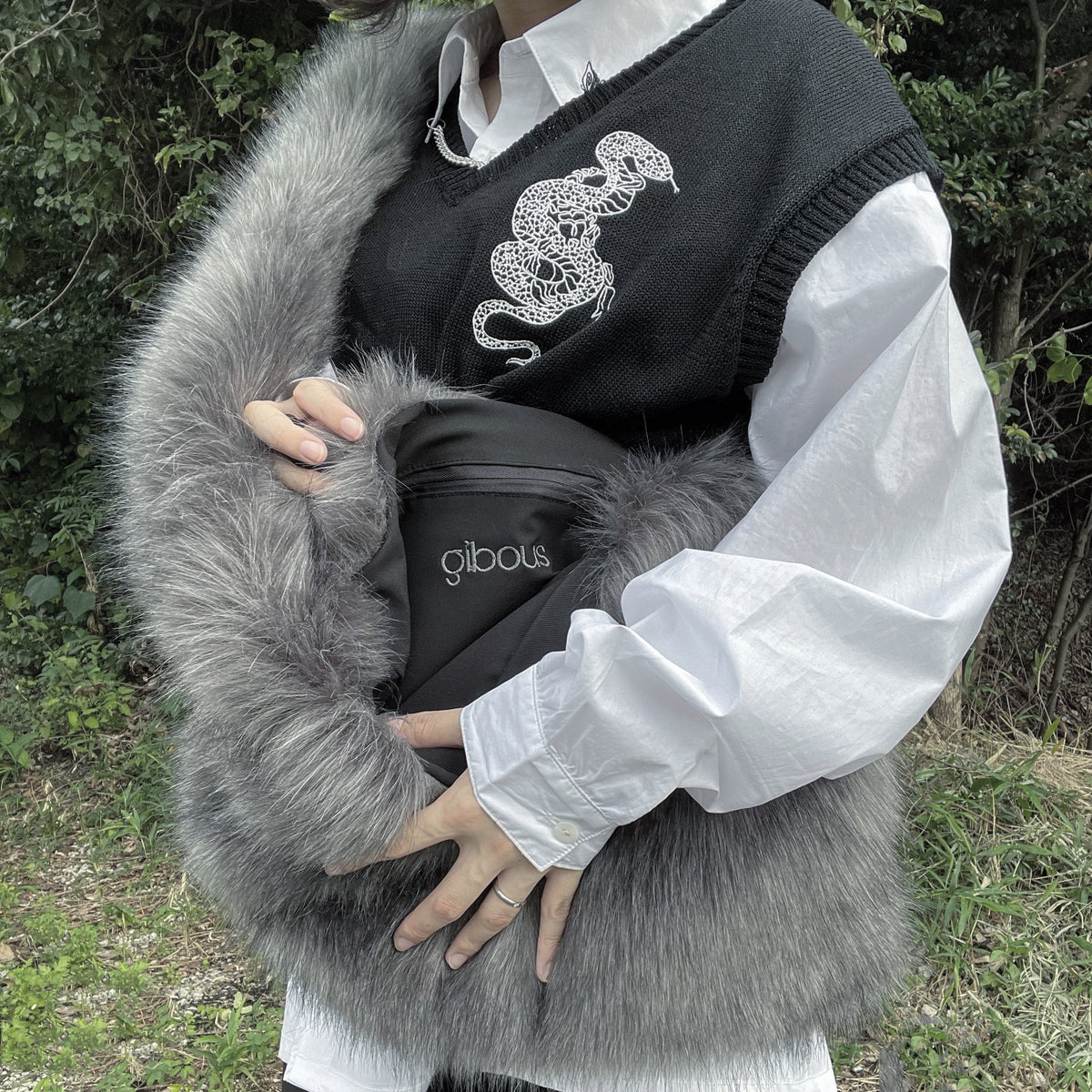 gibous fur bag