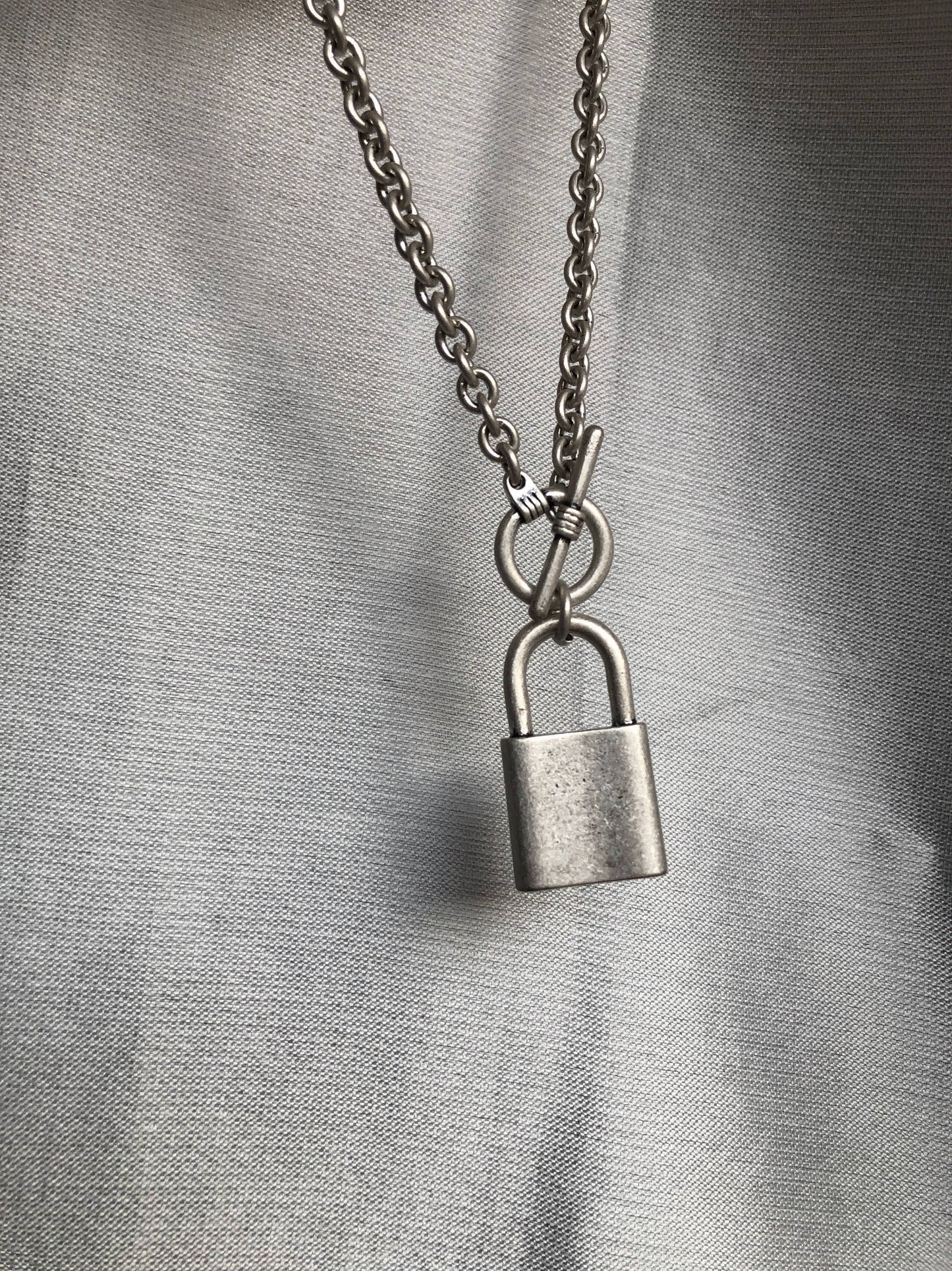 【再販】gibous logo padlock necklace