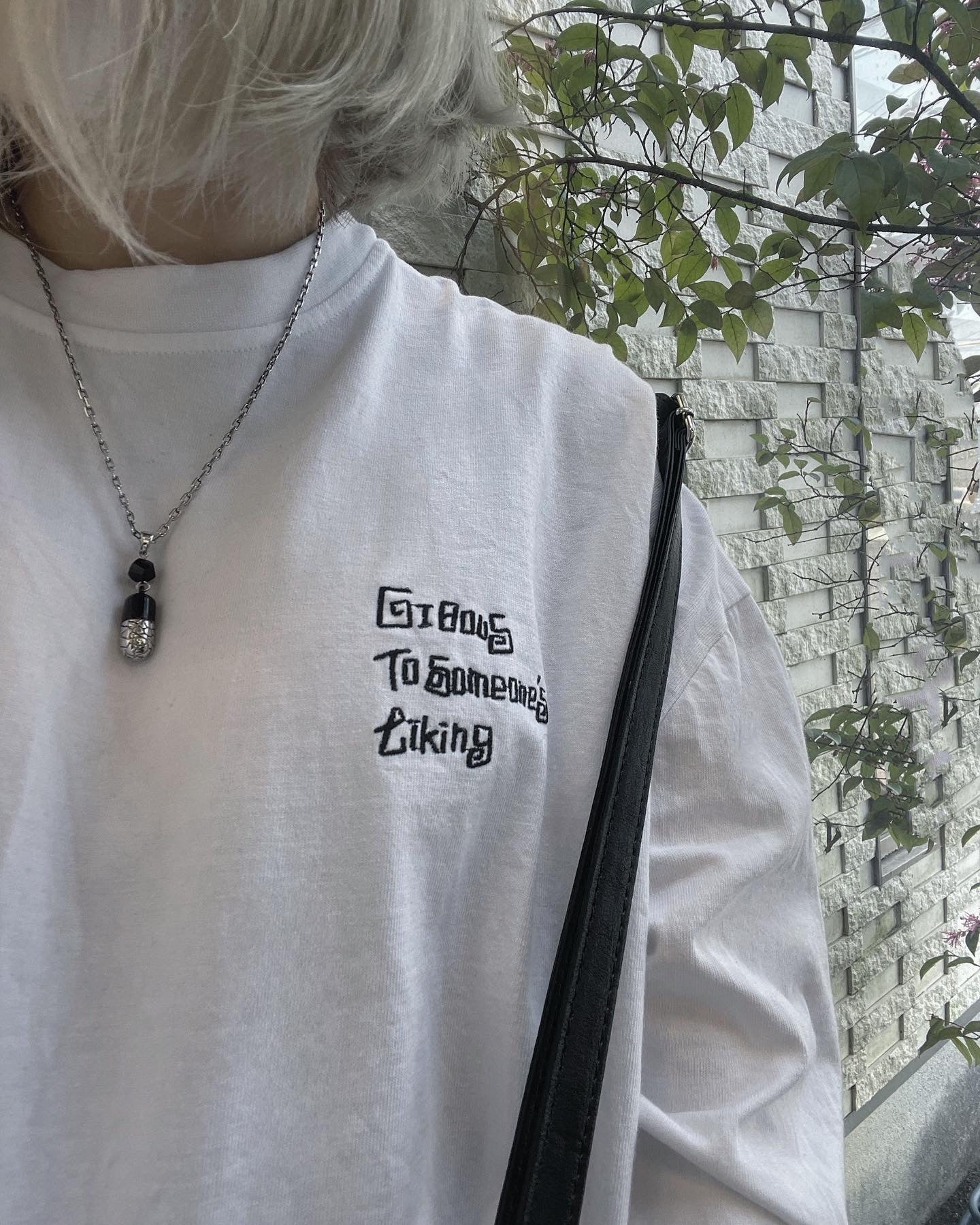 gibous longsleeve T White 誰かの好きに