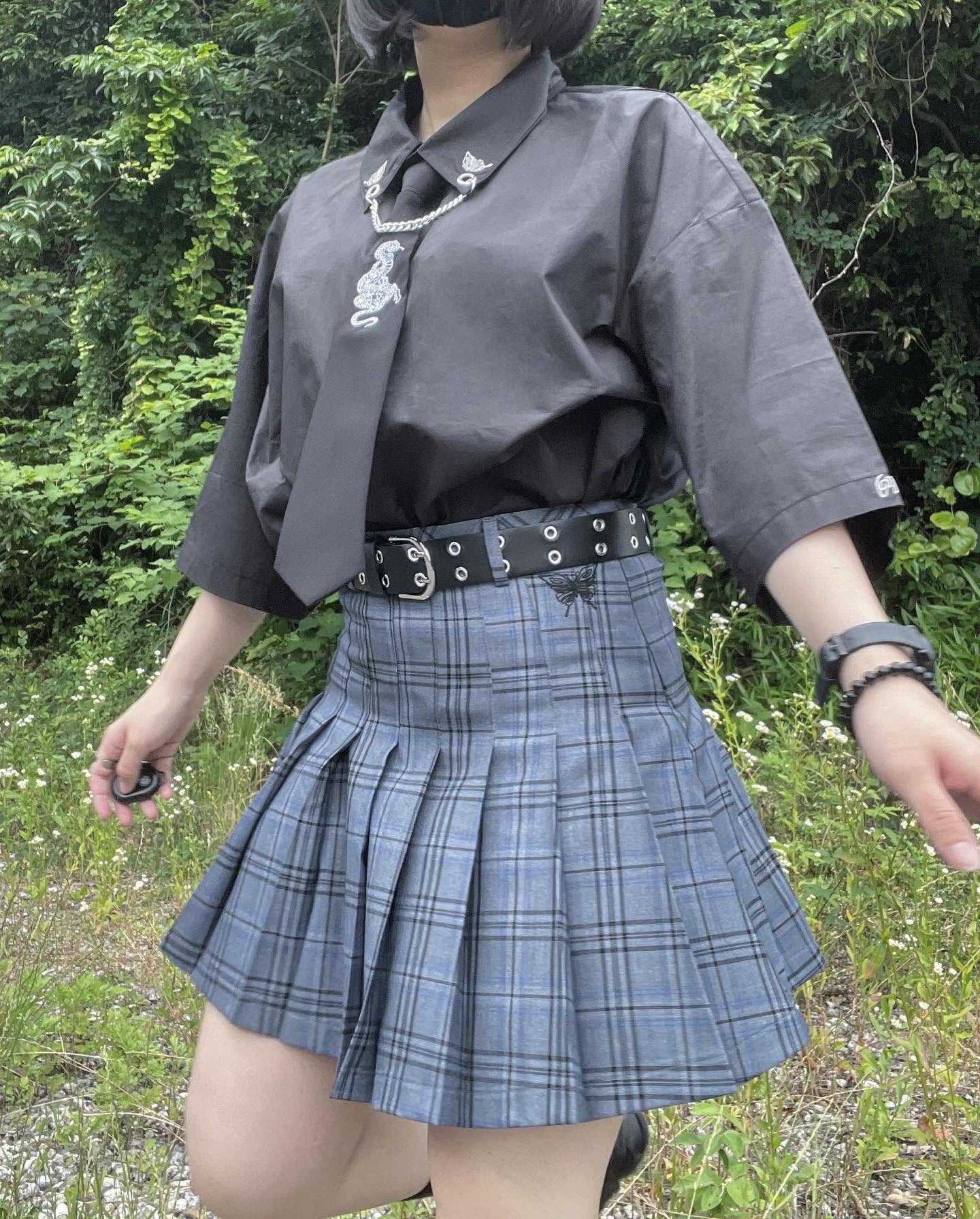 gibous check skirt gray