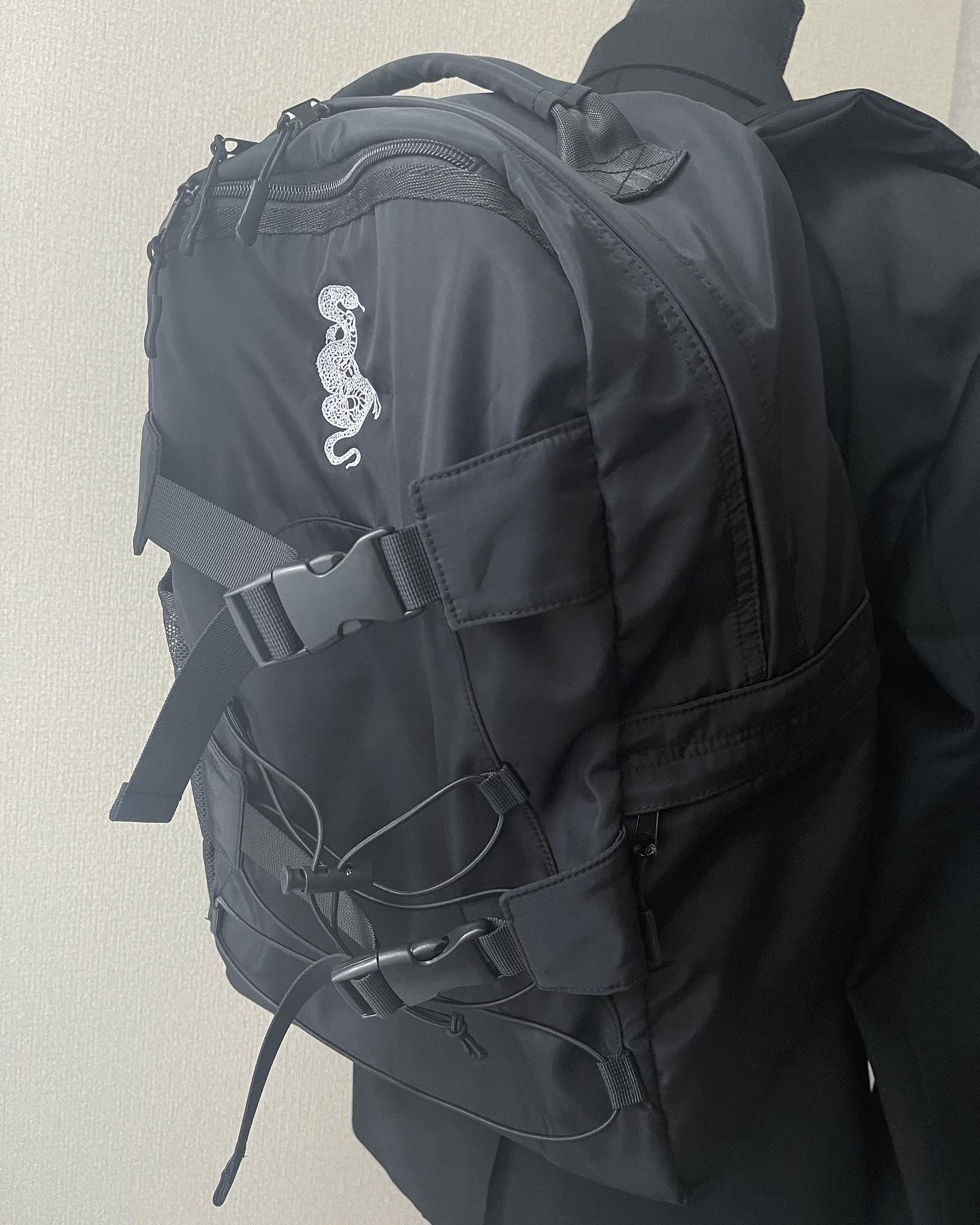 gibous snake rucksack