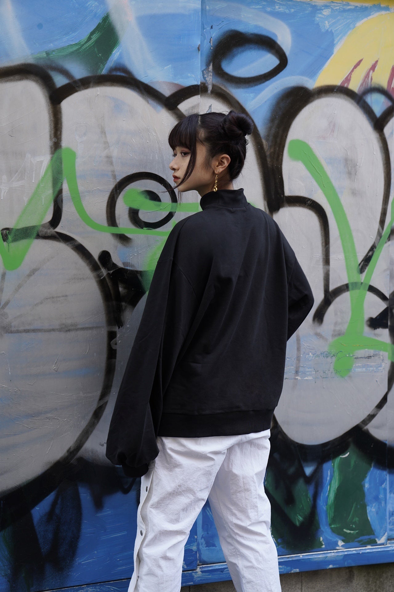 gibous smoke mock neck black