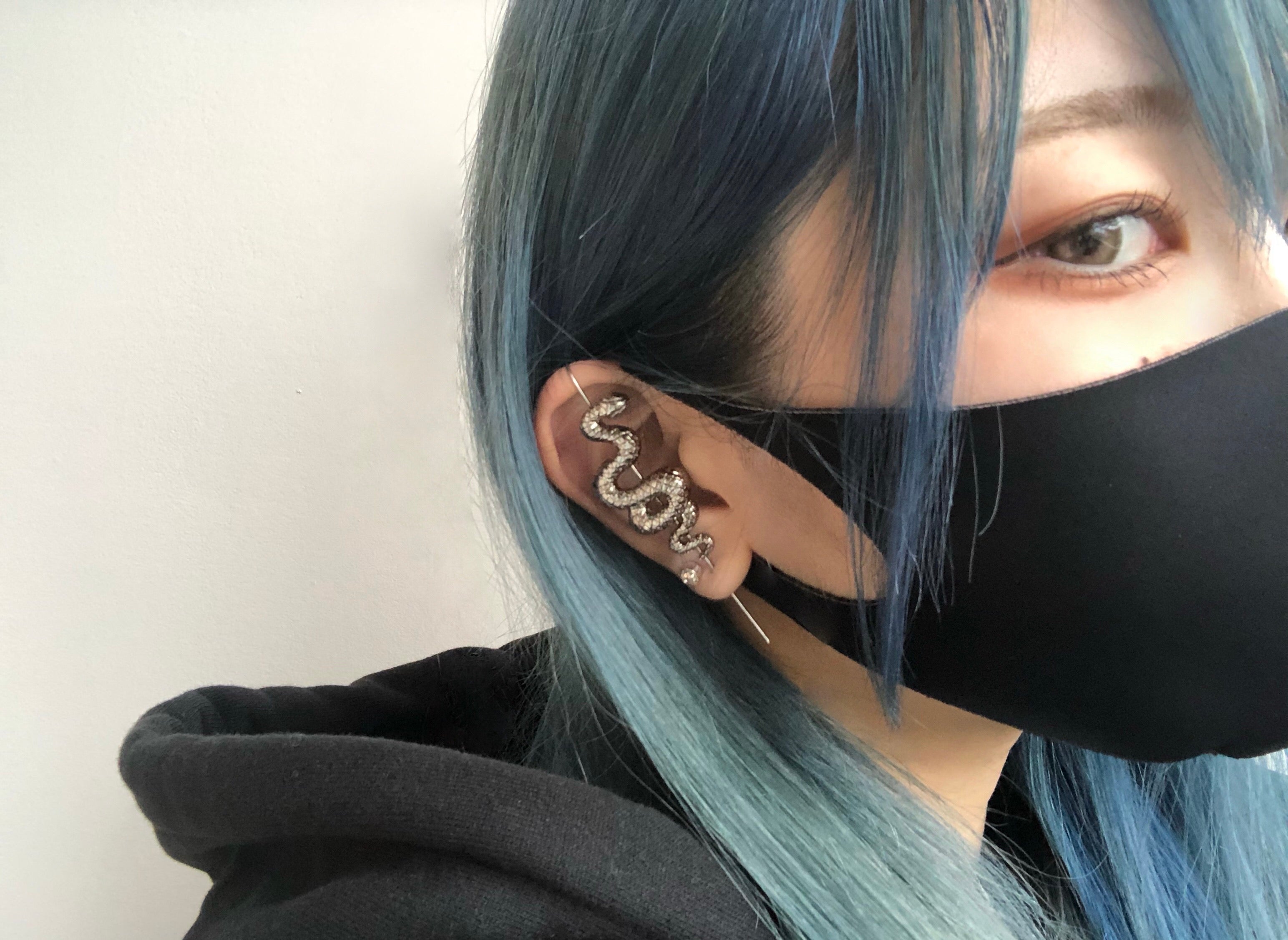 【再販】gibous snake Ear hook