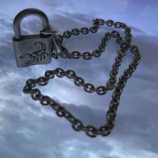 gibous scorpion lock necklace