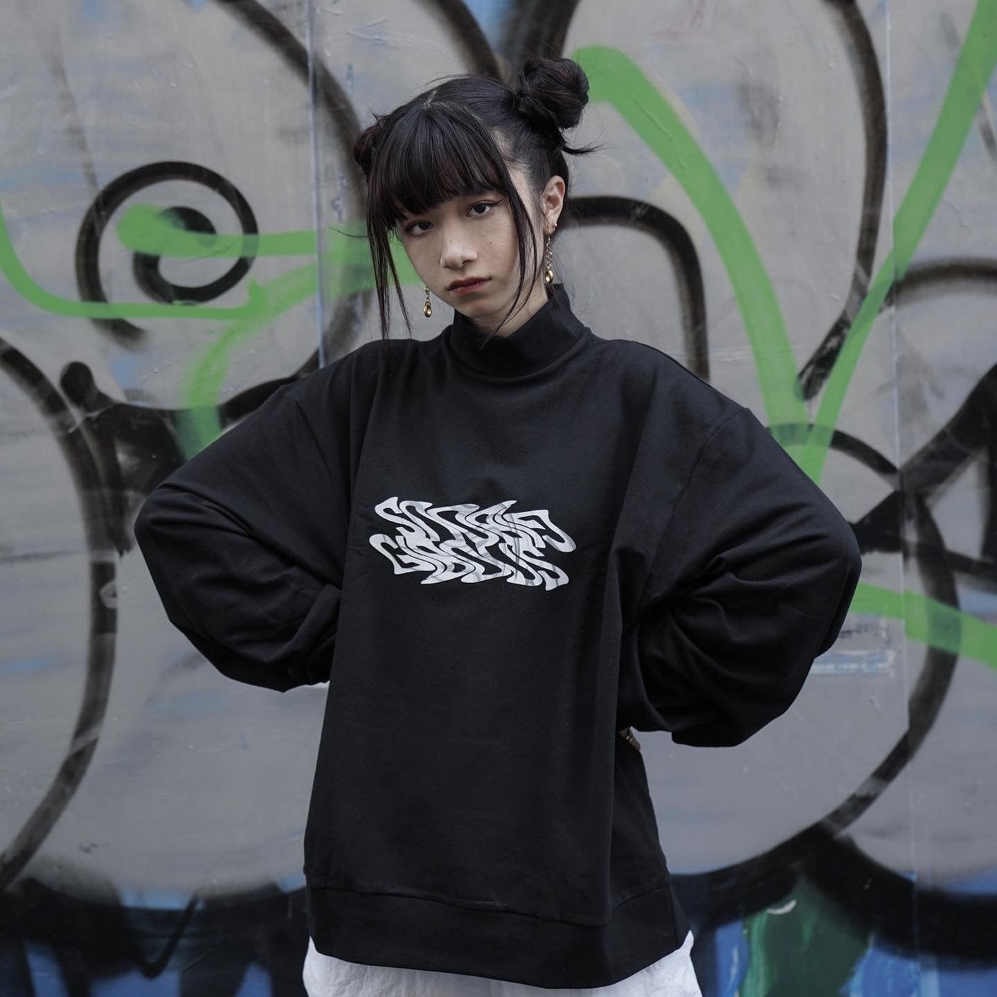 gibous smoke mock neck black