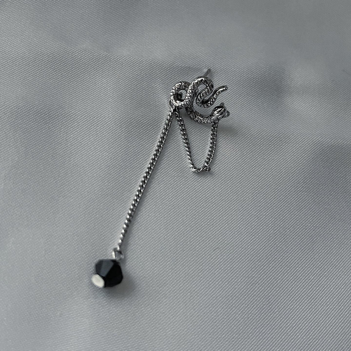 再販】gibous snake chain stone pierce