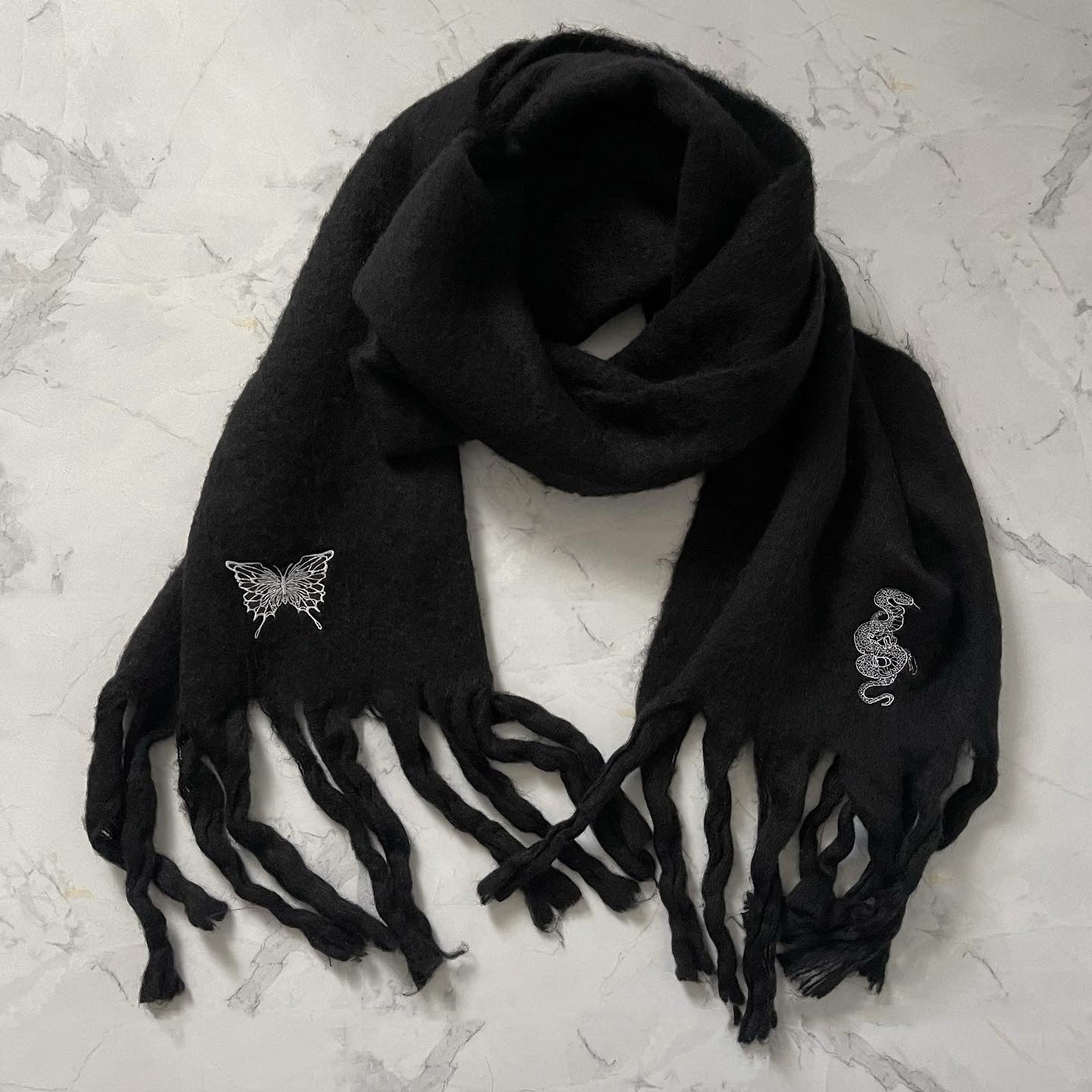 【再販】gibous fluffy scarf black