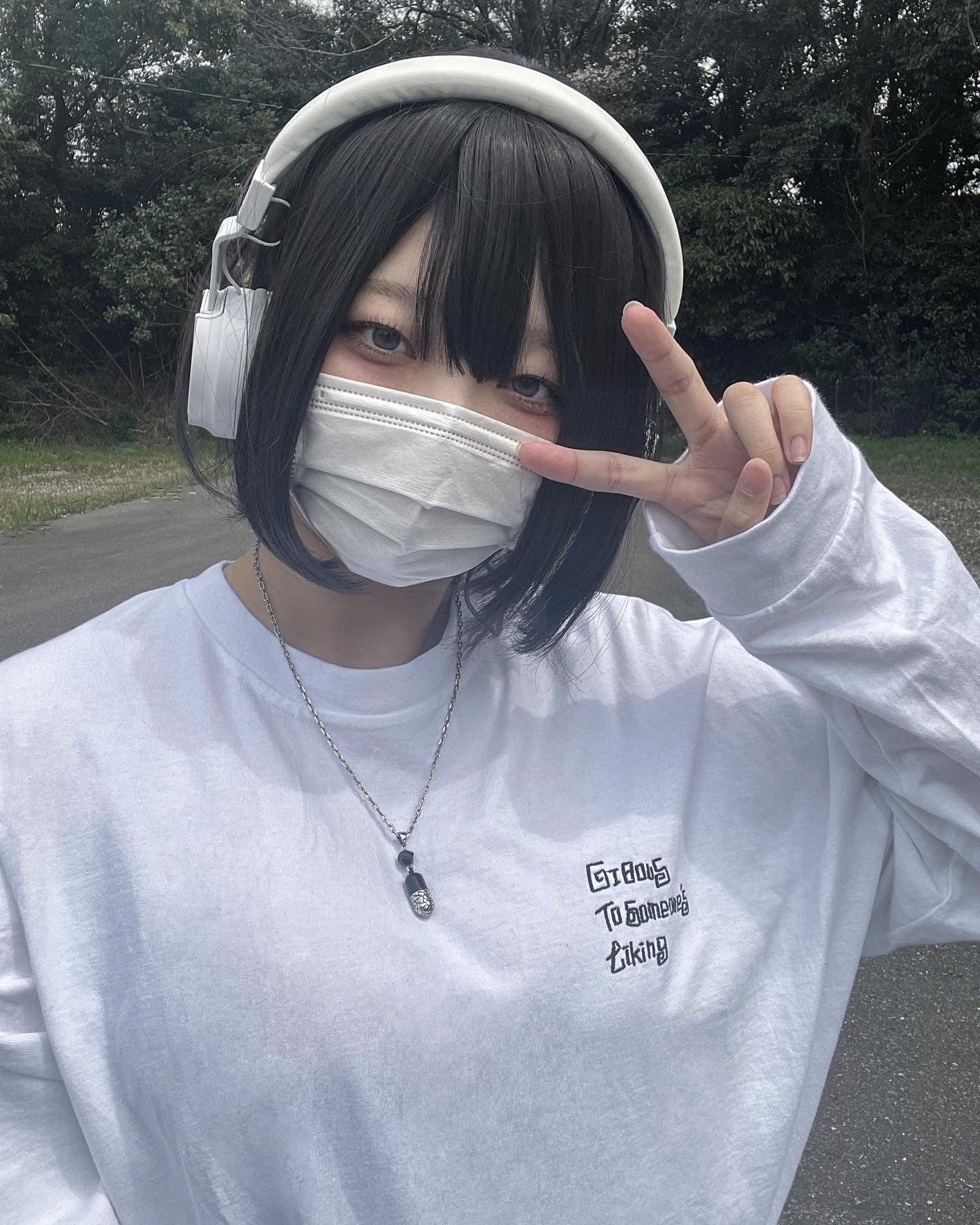 gibous longsleeve T White 誰かの好きに