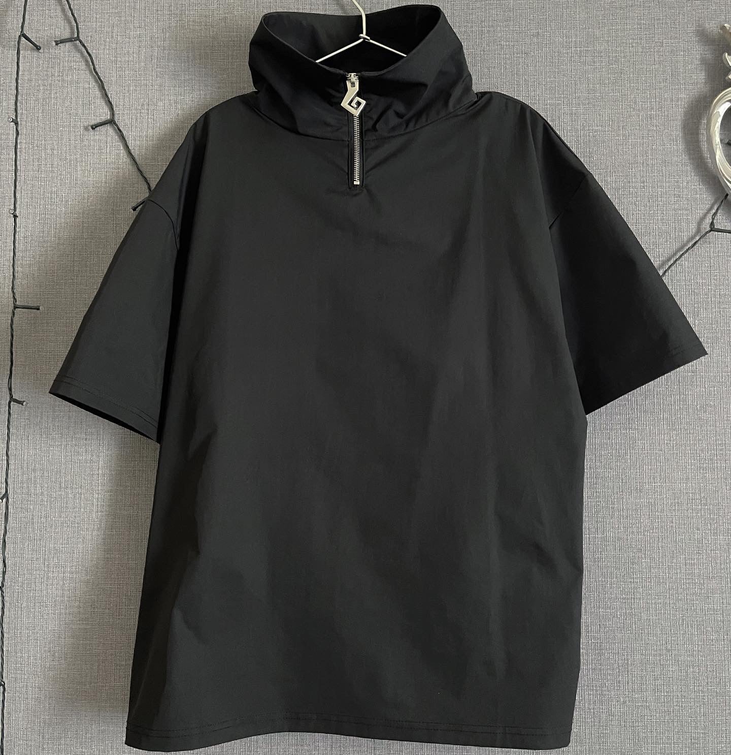 gibous High neck zip up