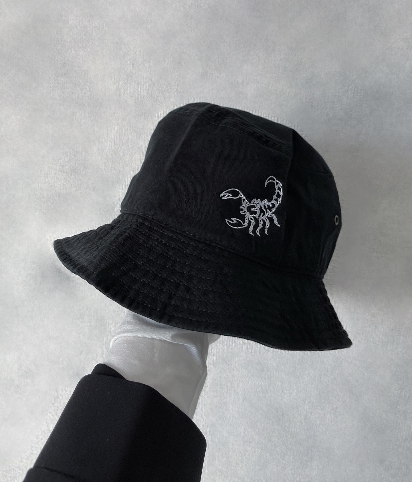 gibous scorpion  bucket hat