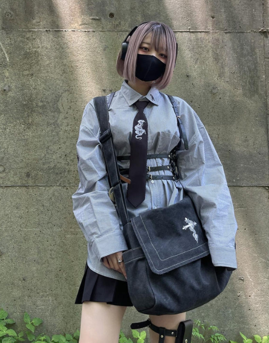 華（153cm）がgibousを着用したLOOK 008
